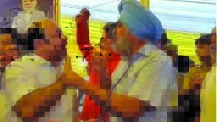 Verbal Clash Erupts Between BSP MP and BJP MLC at UP Event